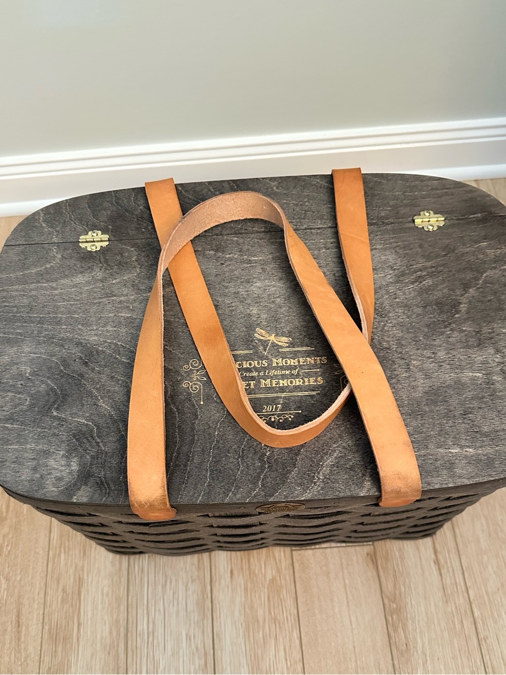 New Peterboro Traditional Picnic Basket with Genuine Leather Handles, USA Made
